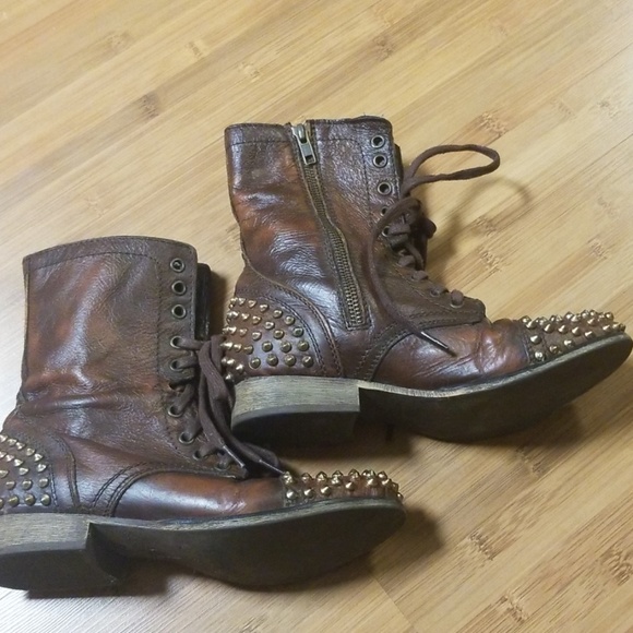 STEVE MADDEN Tarnney STUDDED BOOTS - Picture 3 of 6